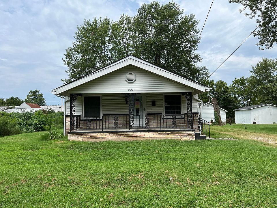 1st image of 1429 N Marion Avenue