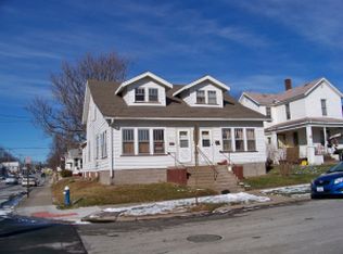 301 E 7th St, Muscatine, IA 52761