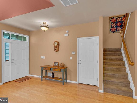 4th image of 6 Ridgway Dr