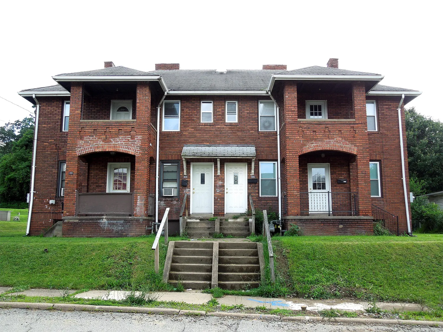 1033 6th St photo 1