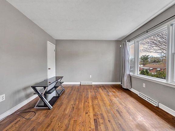 2nd image of 5310 Endicott St