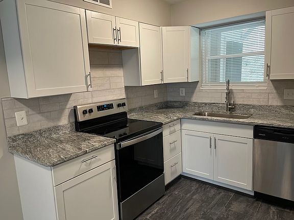2nd image of 1000 Parkvale Ct #1000