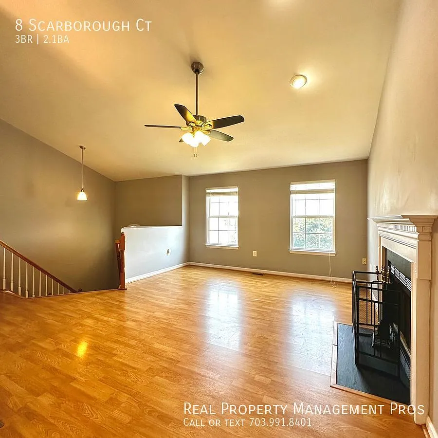3 Bed Home w/ Fenced backyard near I-95! — Photo 4