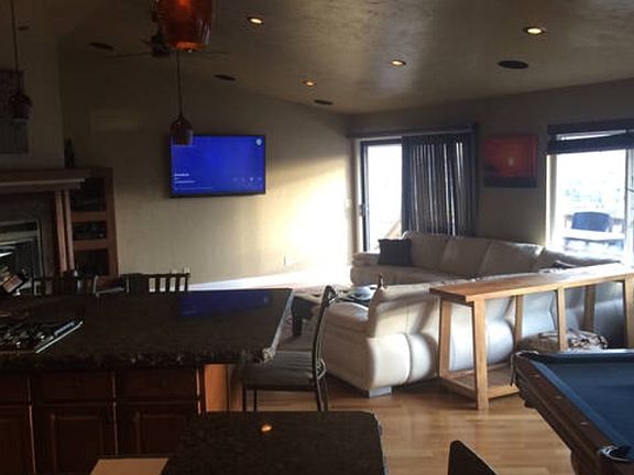 Main room w/ surround sound