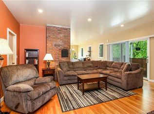 20 Sheasby Rd, Ansonia, CT 06401