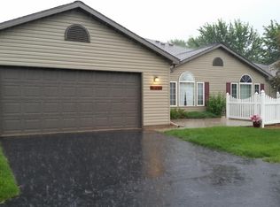 1705 Carriage Home Dr #B, Austin, MN 55912