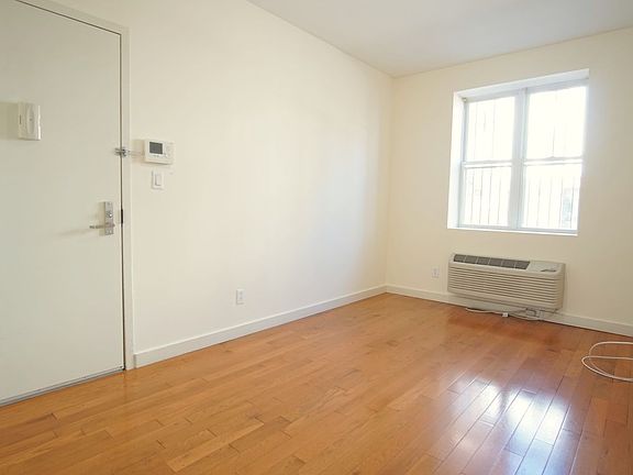 3rd image of 68 Jefferson St APT 1A