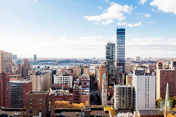 Rented by Halstead Real Estate | media 28