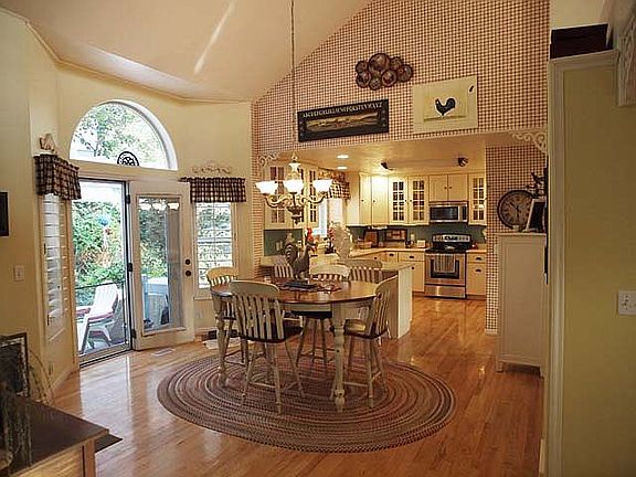 2nd image of 11587 S Autumn Hill Dr