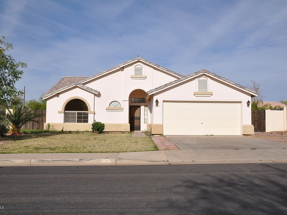 1st image of 746 N Calle Largo