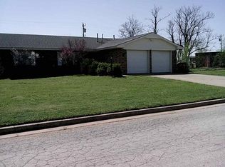 232 Cherokee St, Geronimo, OK 73543