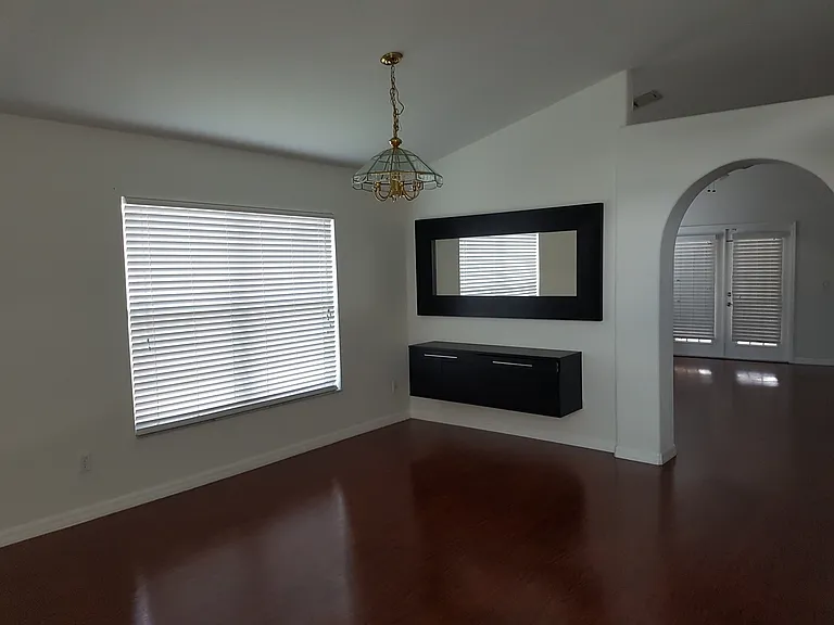 2805 Rollman Rd — Photo 3