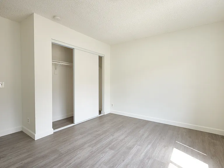 4619 Rosewood Ave — Photo 12