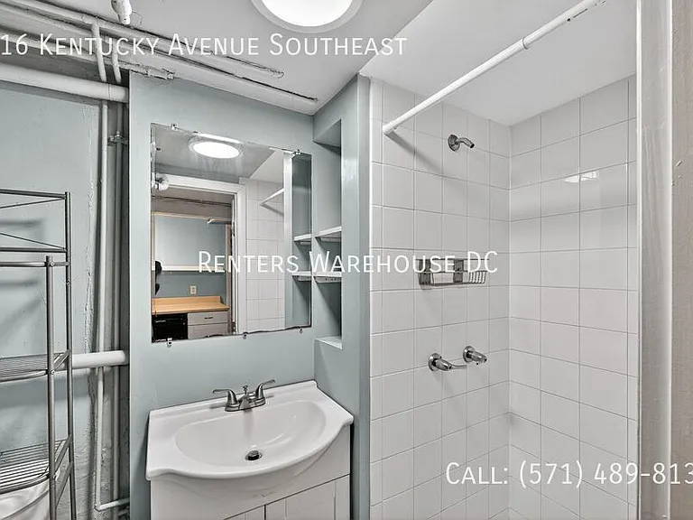 816 Kentucky Ave SE — Photo 37