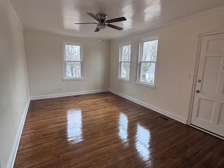 204 Shamrock Rd — Photo 2