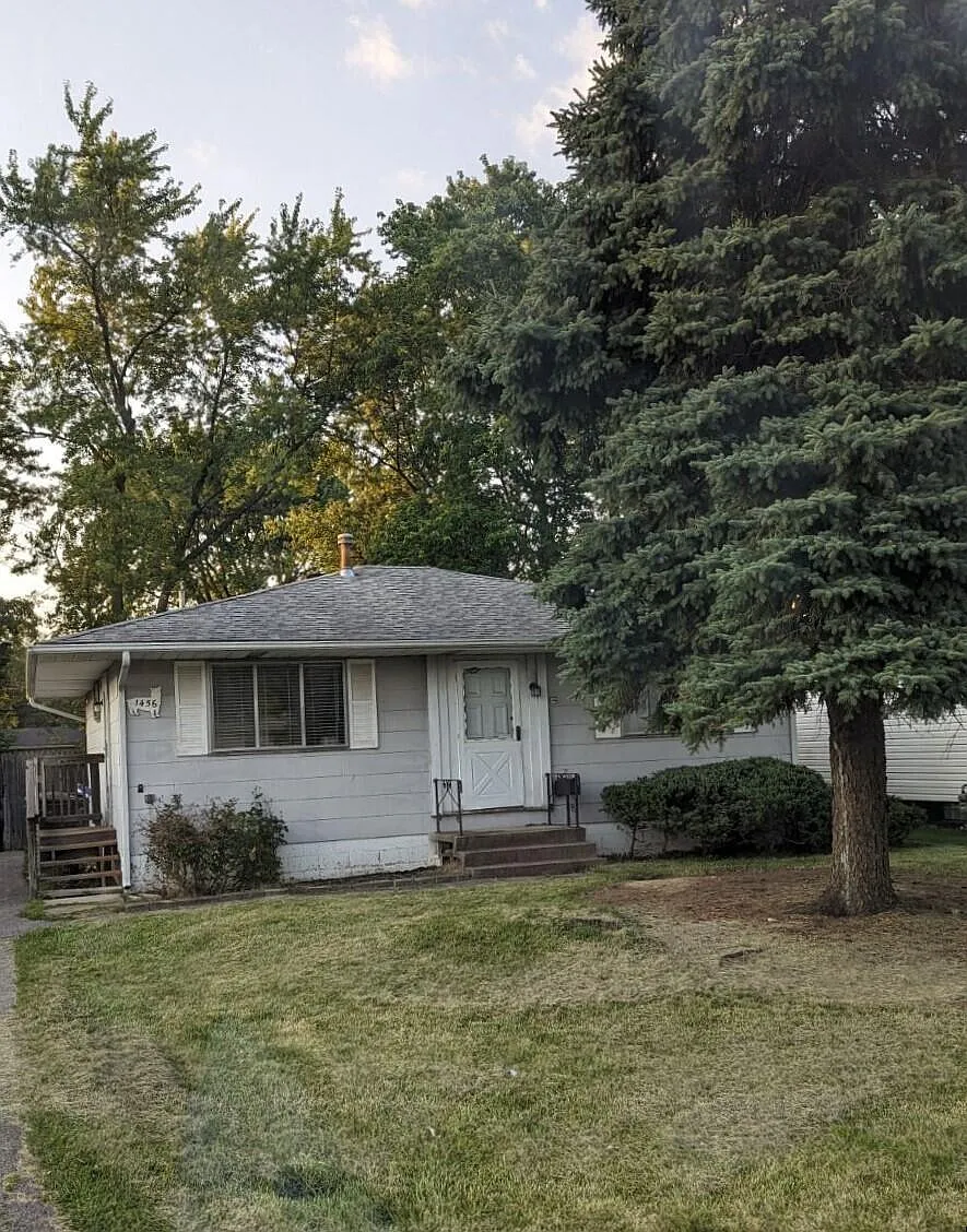 1456 Koebel Rd photo 1