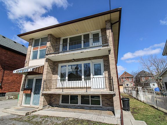 2nd image of 506 Sherbrooke St