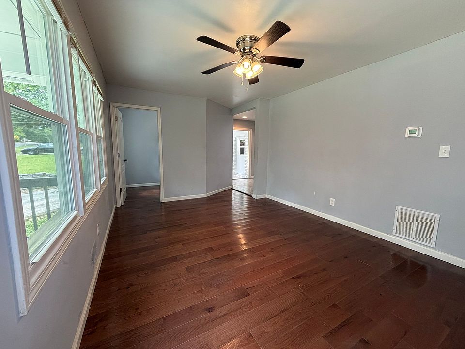 2nd image of 2952 River Ridge Dr SW