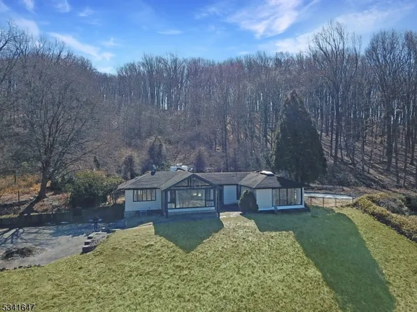 94 Roxiticus Rd, Mendham Twp., NJ 07931