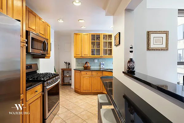 Sold by Warburg | media 21