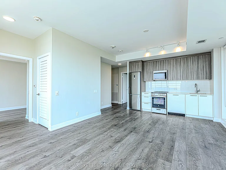 215 Veterans Dr #1008S — Photo 14