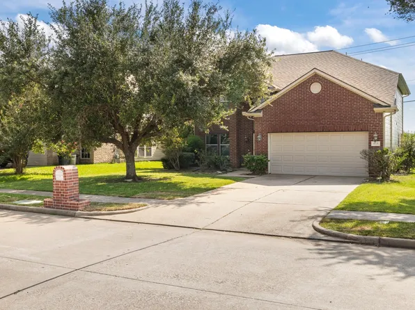 8115 Ginger Park Dr, Baytown, TX 77521