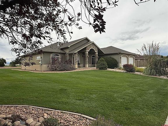 2nd image of 1232 Sunset Drive