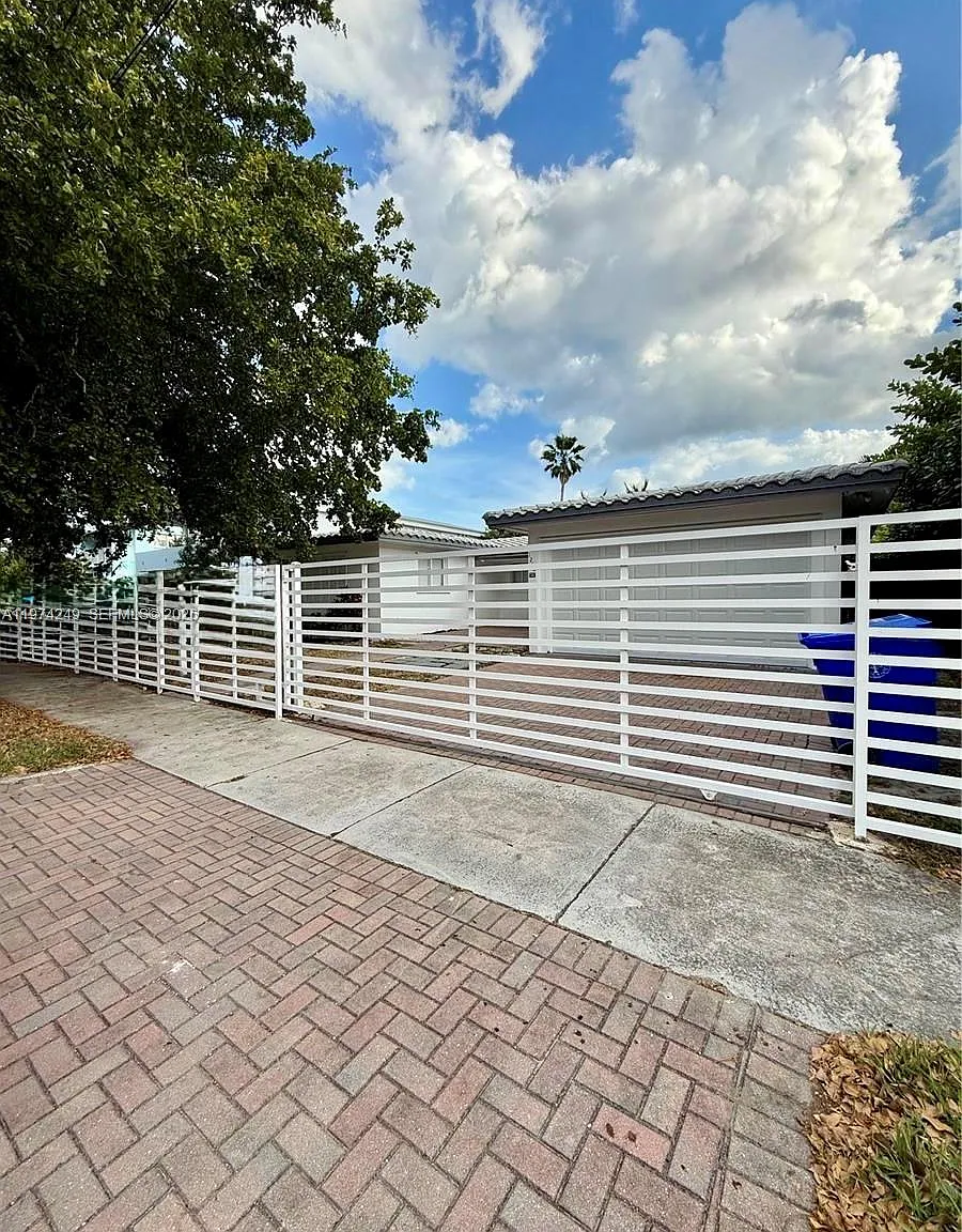 Bay Crest Sec 3 — Photo 2
