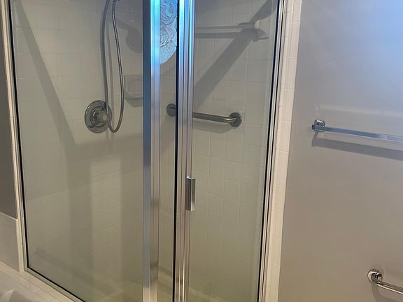 5th image of 603A Admiral Dr #101