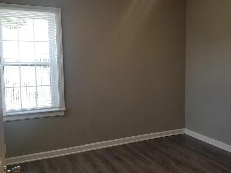 812 W Irving Ave — Photo 8