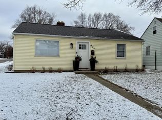 930 W 3rd St, Rochester, MI 48307