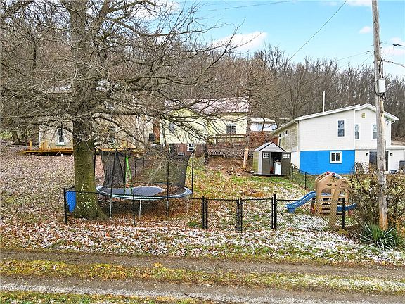 5th image of 3308 N 32nd Ave