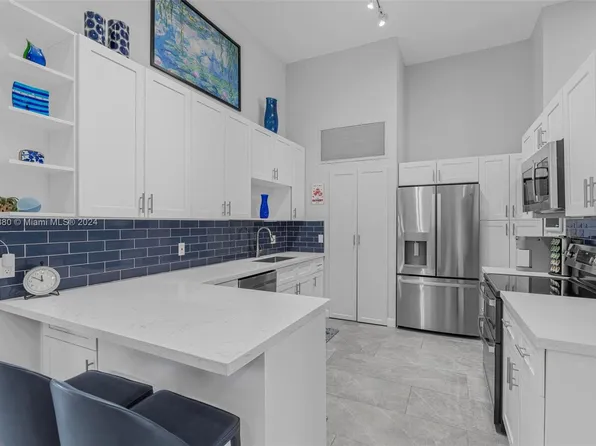 523 Leslie Dr, Hallandale Beach, FL 33009