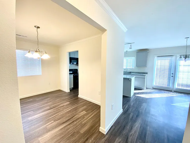 3912 Bissett Way — Photo 10