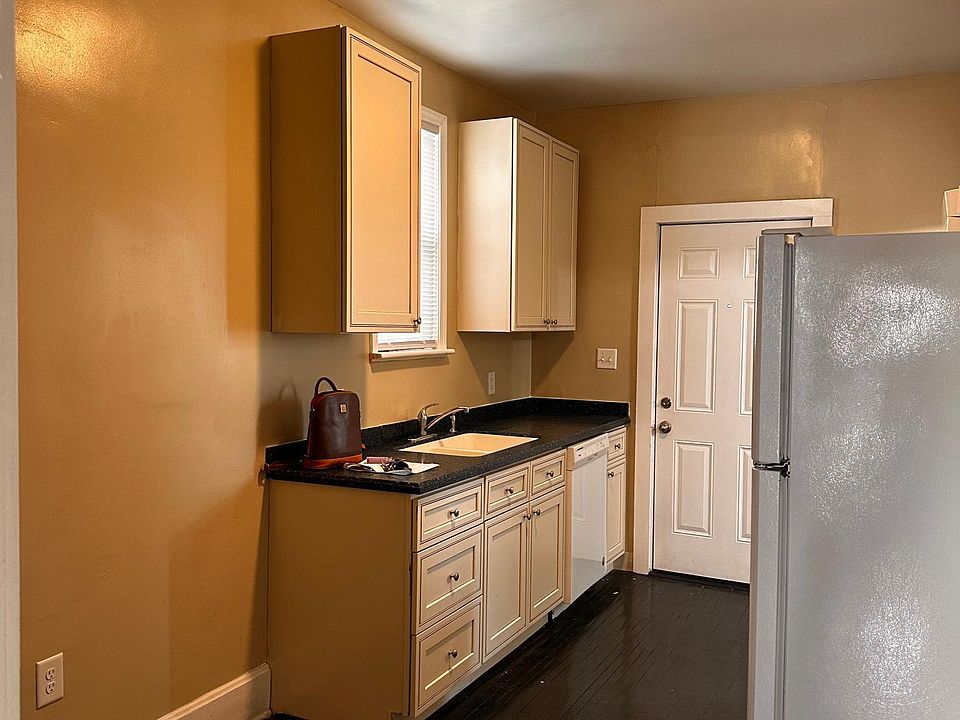 1st image of 27 E Duncan St #1