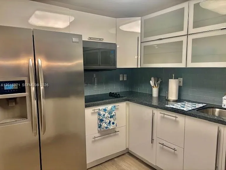 2301 Collins Ave #528 — Photo 11