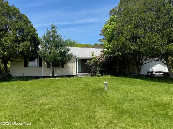 9 Charl Lane, Troy, NY 12180