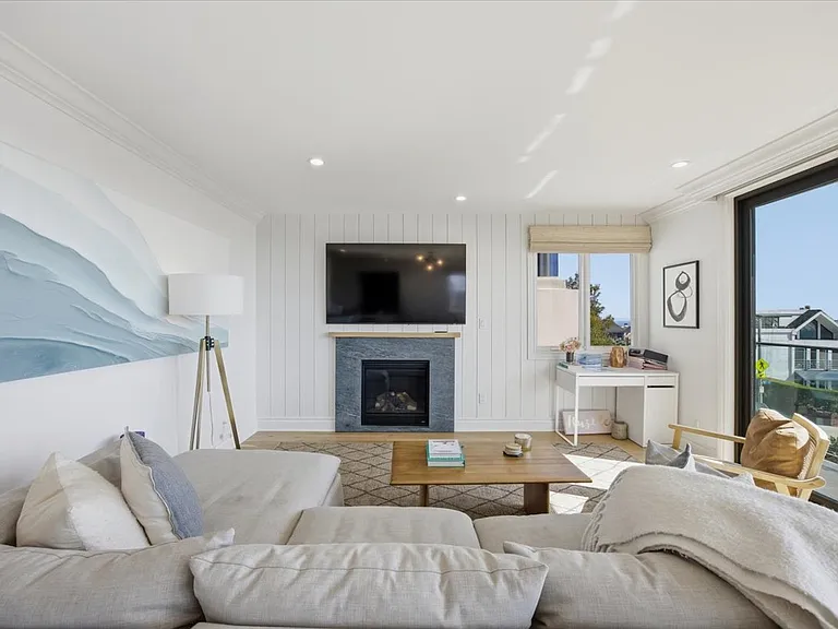 506 Manhattan Ave — Photo 12