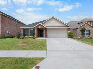 105 Bluebonnet Dr, Sanger, TX 76266