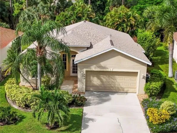 689 Crossfield CIR, NAPLES, FL 34104