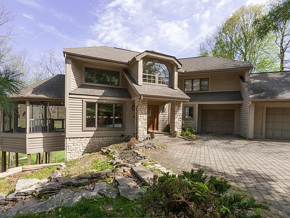 3rd image of 236 Pinehurst Dr