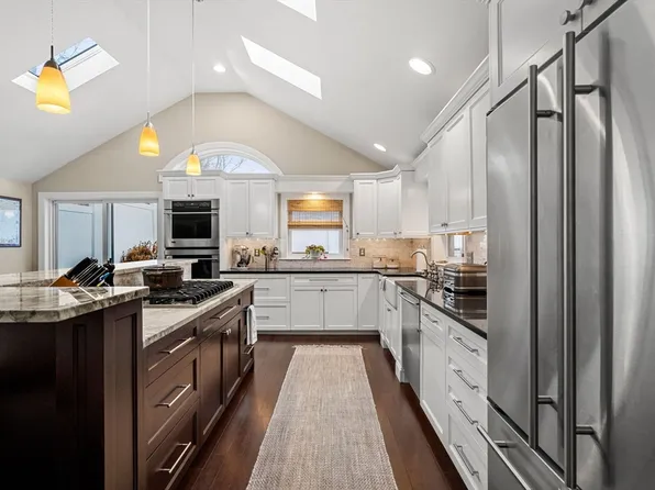 14 Bridge St, West Newbury, MA 01985