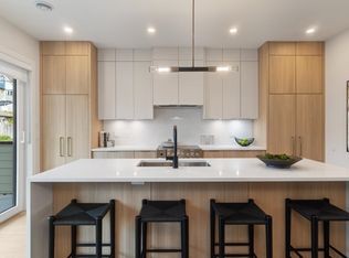 1937 Templeton Dr #2, Vancouver, BC V5N0C2