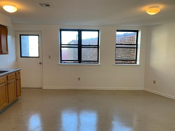2nd image of 1665 Bedford Ave #3R