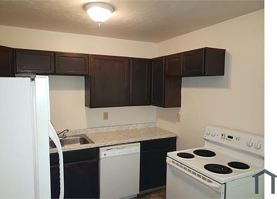 1st image of 3233 SE 22nd Pl