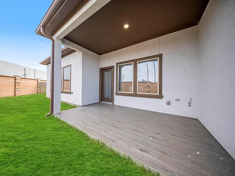 2015 Olivos St — Photo 29