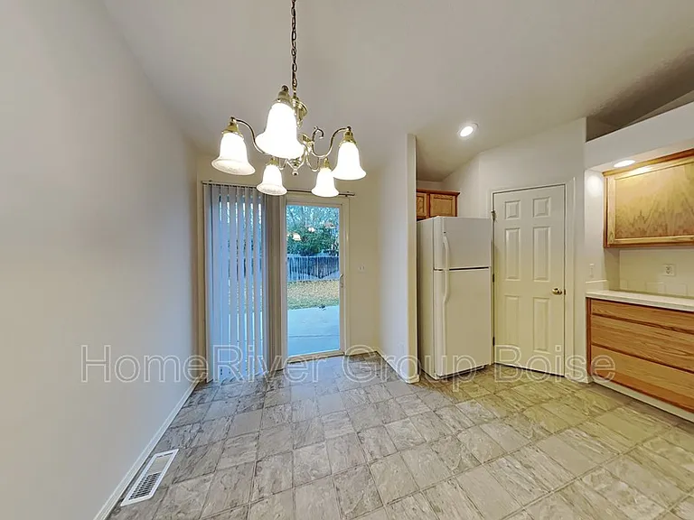 1904 W Havenwood Ave — Photo 4