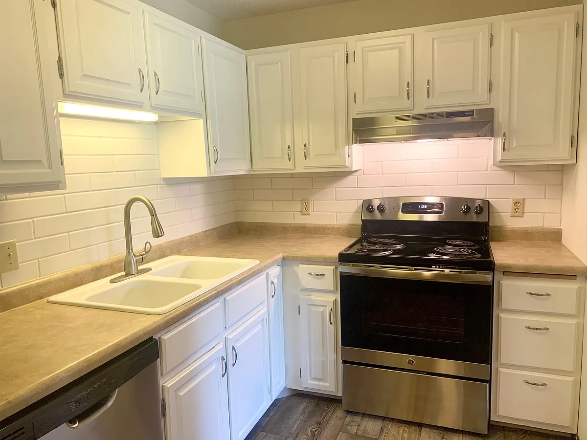 Building Photo - 10451 Greenbrier Rd #219