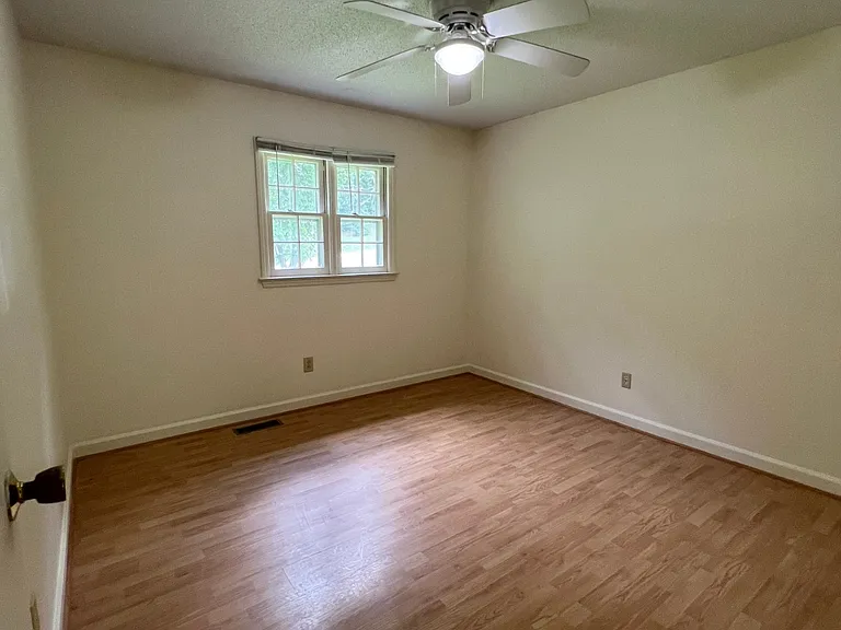 1521 Cedar Ln — Photo 7