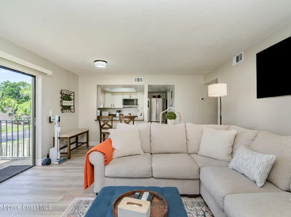 594 N Wickham Rd APT 4, Melbourne, FL 32935